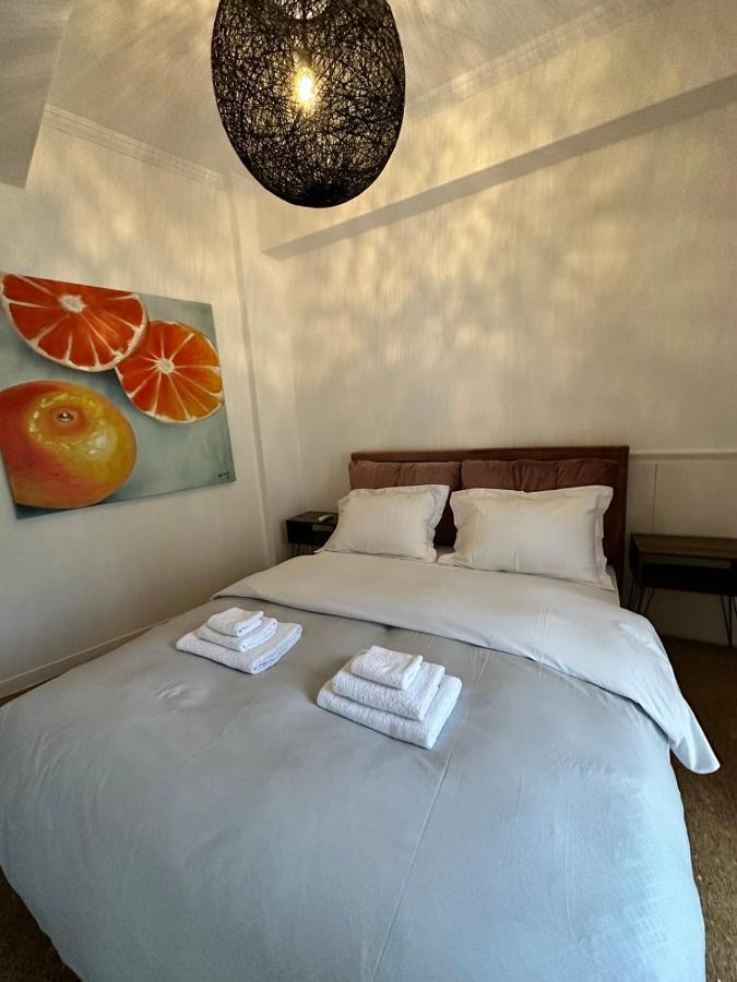 Cozy Apartment At Gazi Square アテネ エクステリア 写真