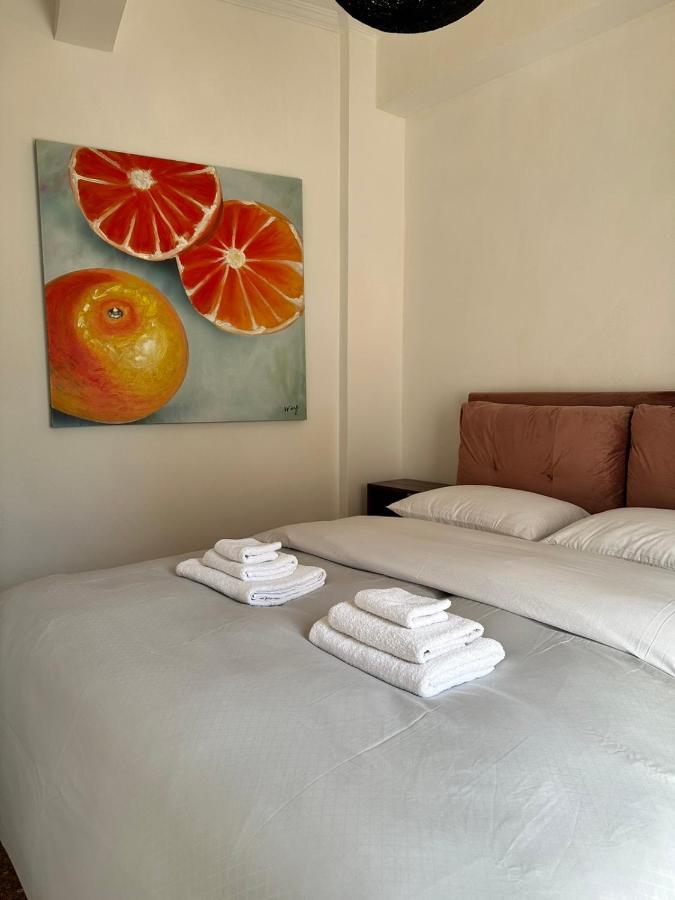 Cozy Apartment At Gazi Square アテネ エクステリア 写真